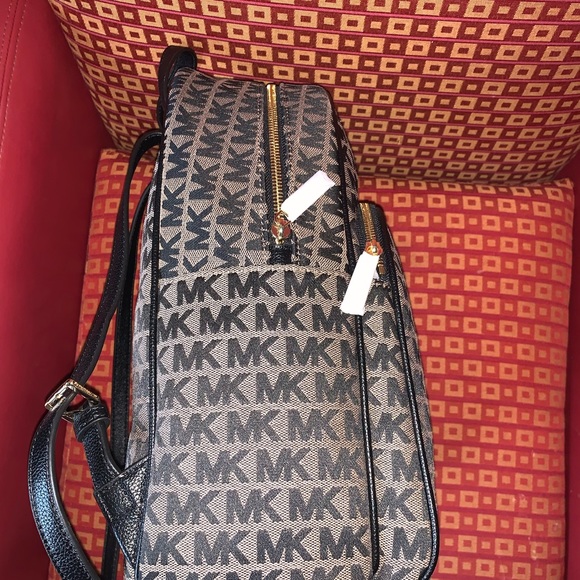 Michael kors backpack - Picture 3 of 5